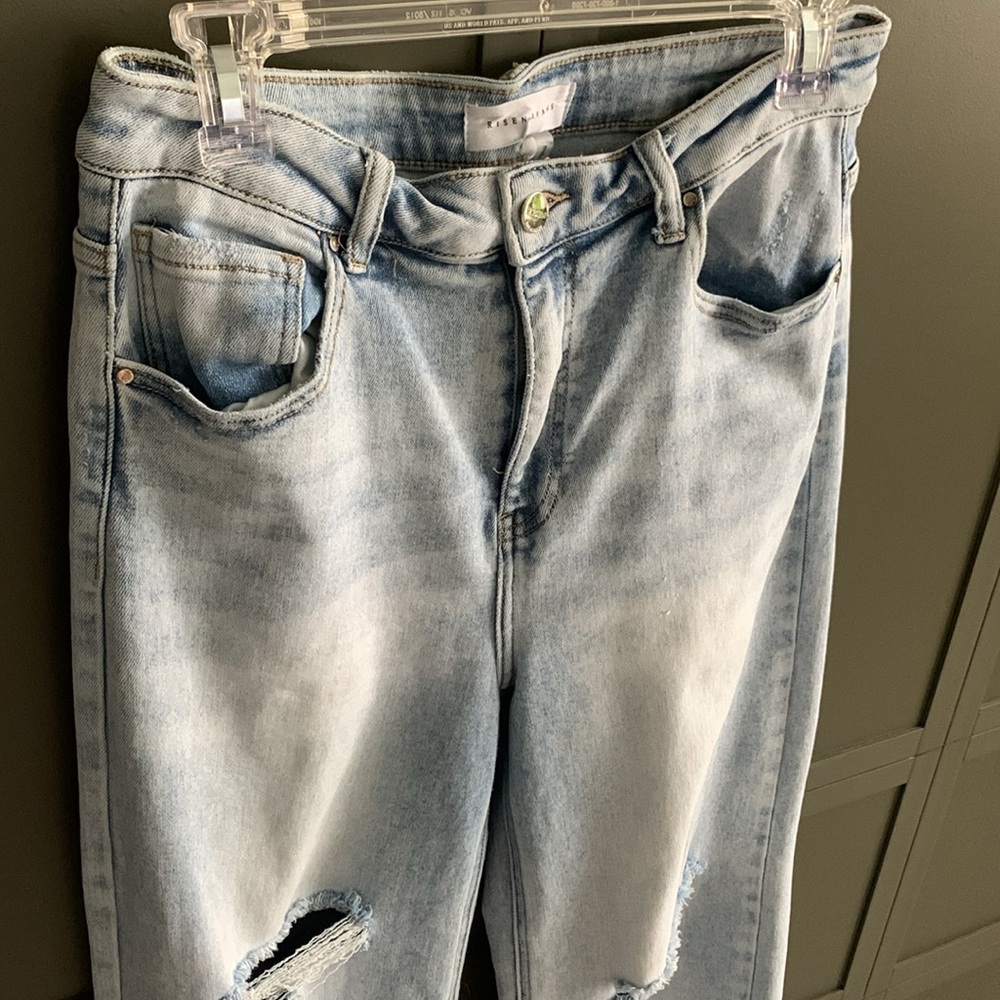 Risen FP Exclusive High Rise Light Wash Wide Leg Frayed Ankle Jeans 30/11 - Picture 5 of 7